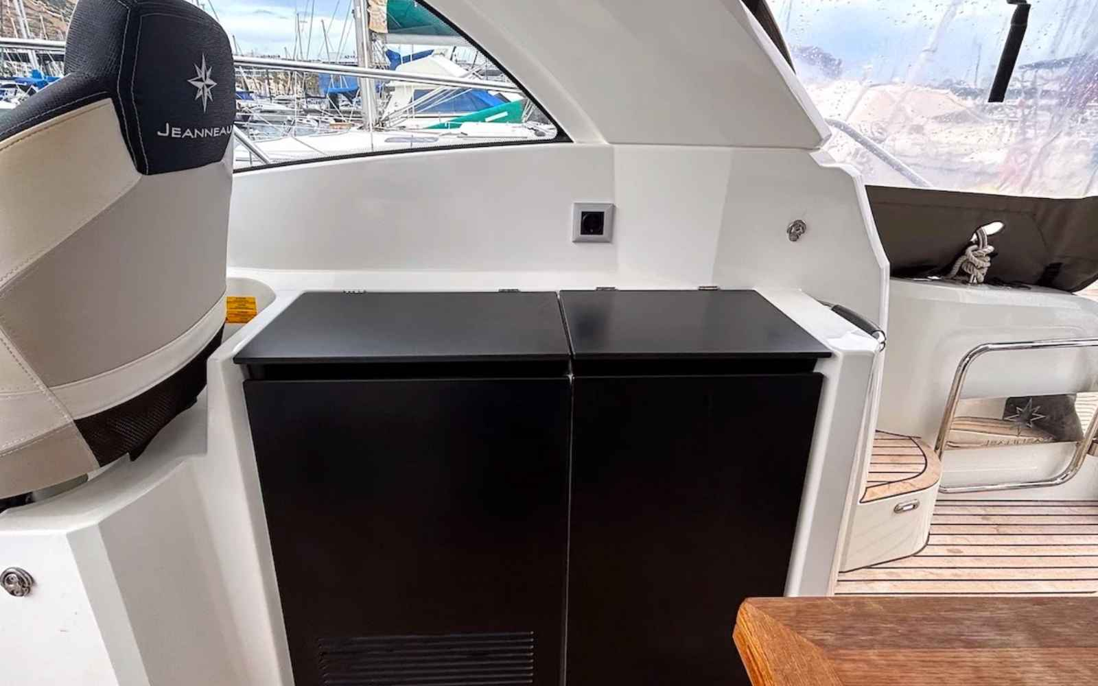 Jeanneau Leader 33 for sale 2021