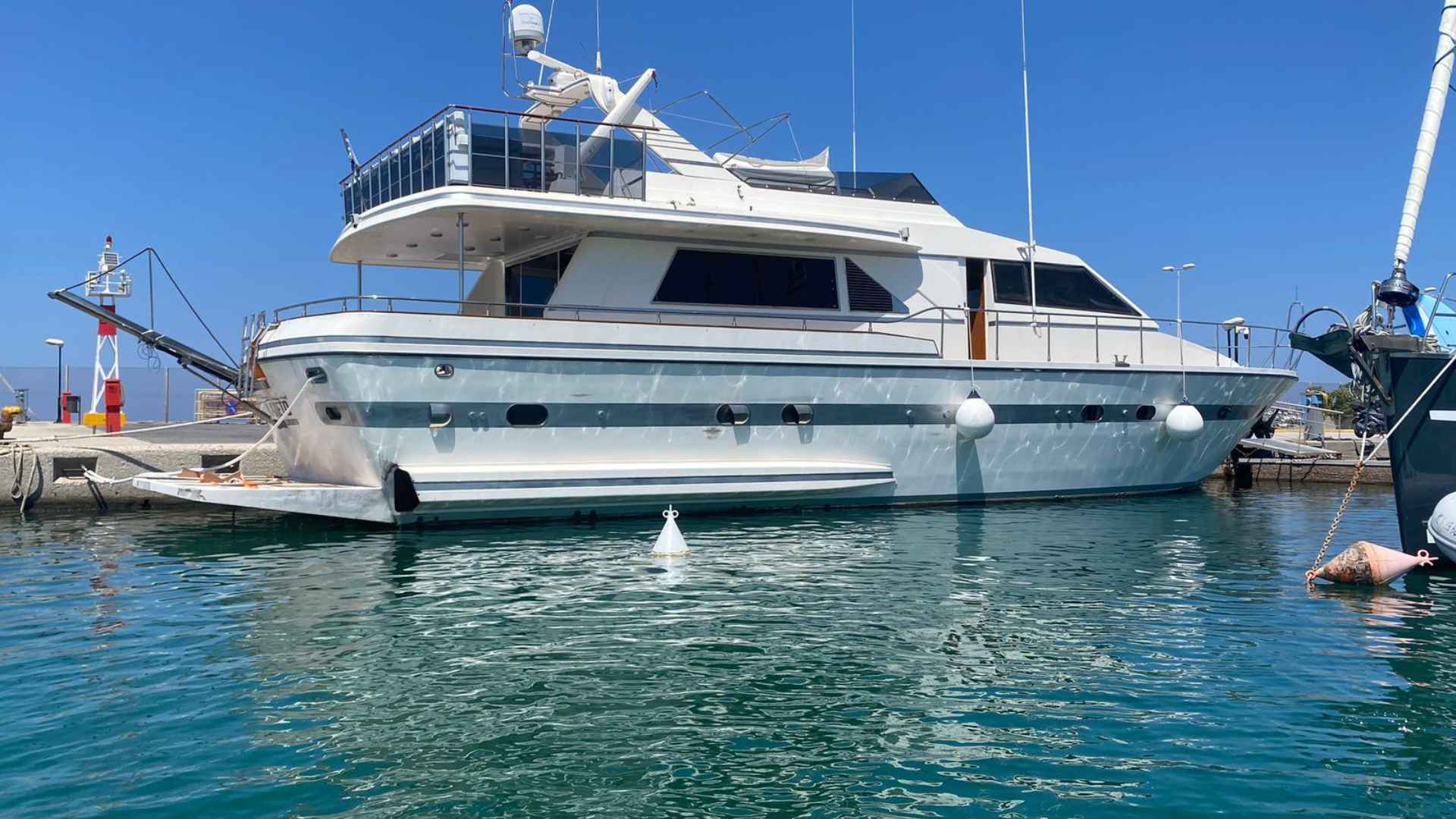 Falcon 76 for sale 1989