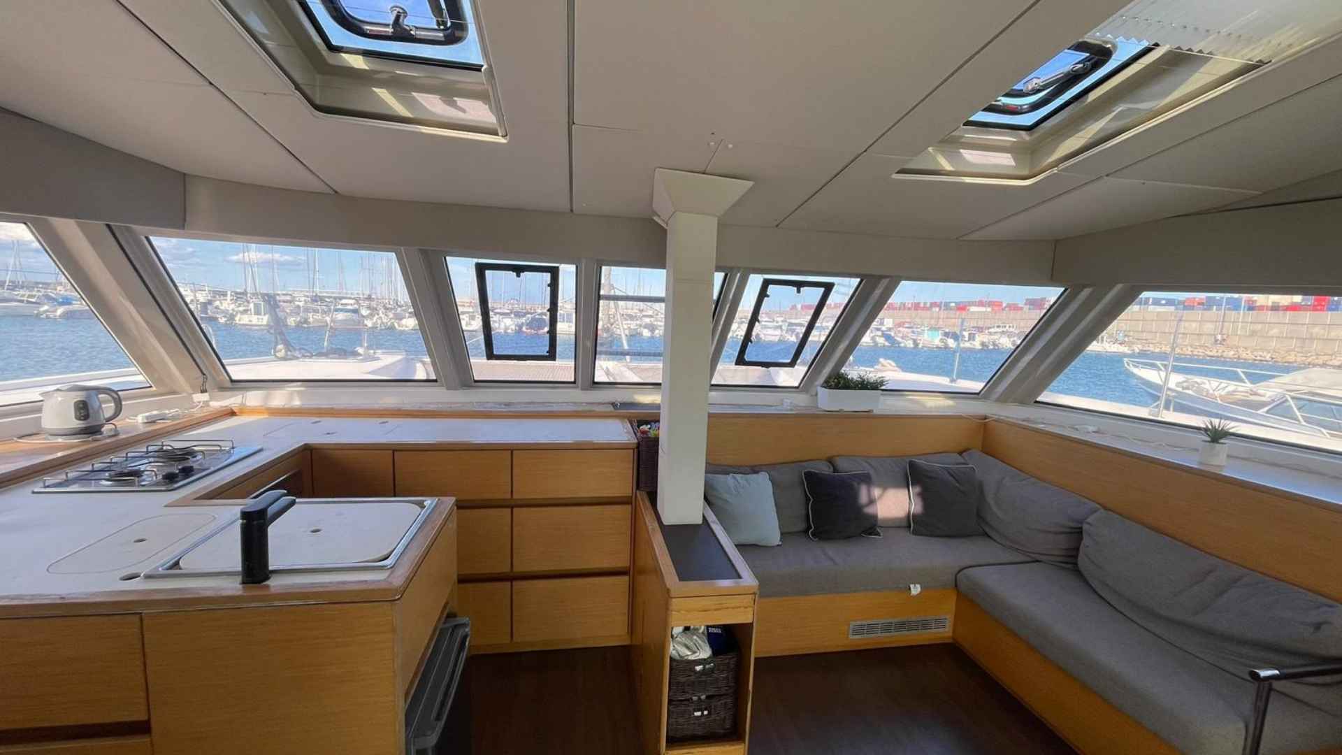 Bavaria Nautitech 46 Fly for sale 2017