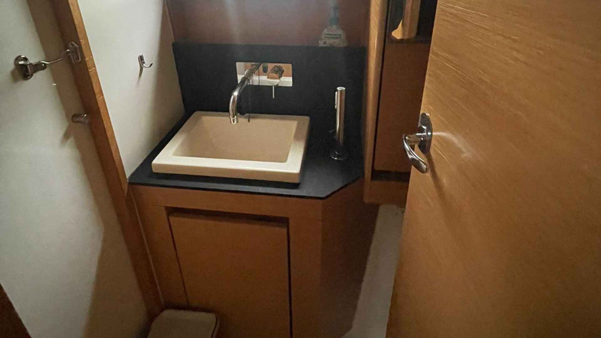 Bavaria Nautitech 46 Fly for sale 2017