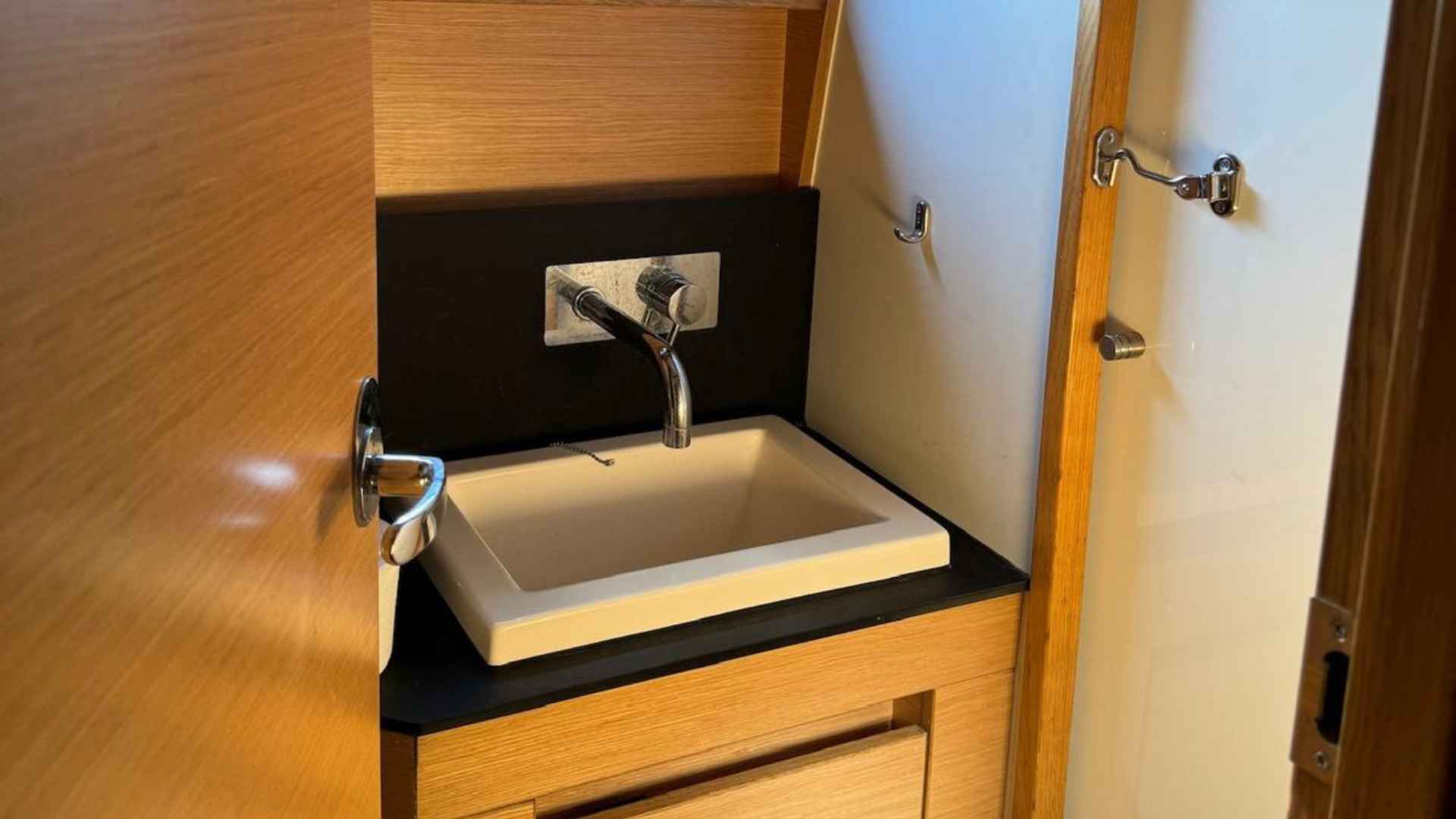 Bavaria Nautitech 46 Fly for sale 2017