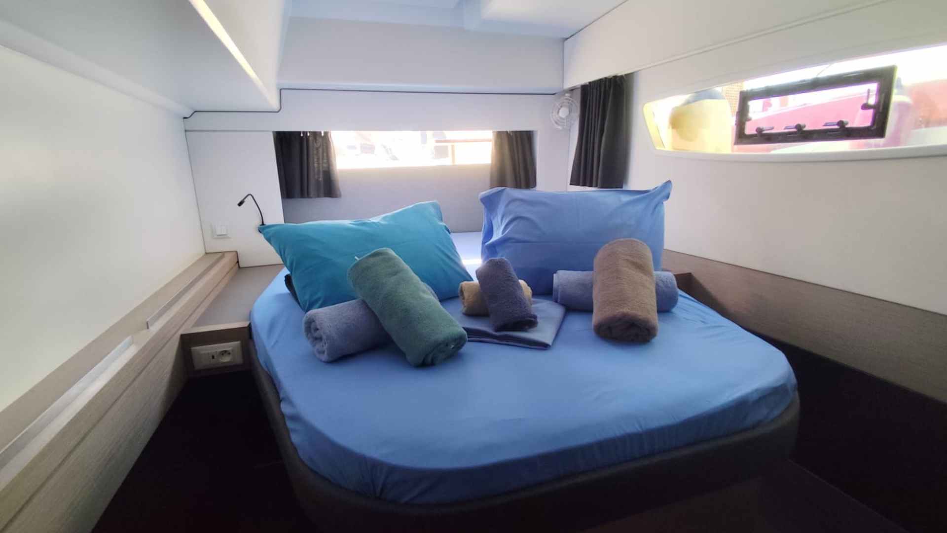Fountaine Pajot Astrea 42